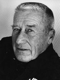 Poträttbild av Mickey Spillane