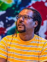 Poträttbild av Colson Whitehead